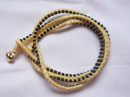 Bracelet micro-billes 3 tours  Ref 0003     10 euros